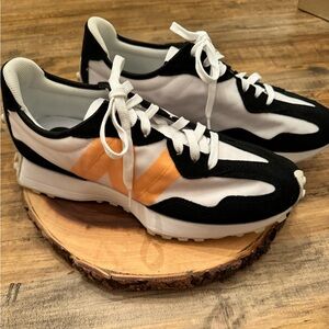 New Balance 327